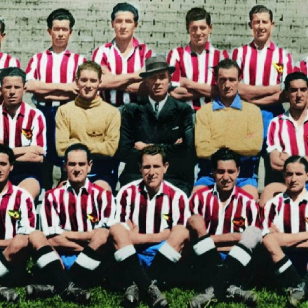Atletico de Madrid 1939-40 Team with the vintage football kit